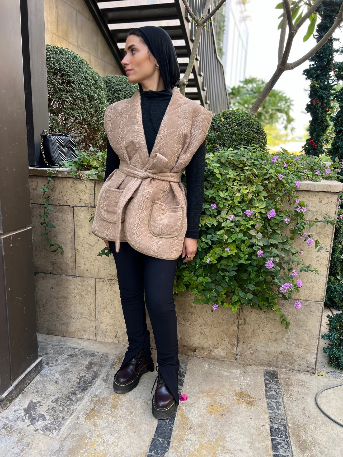 Puffed star in beige