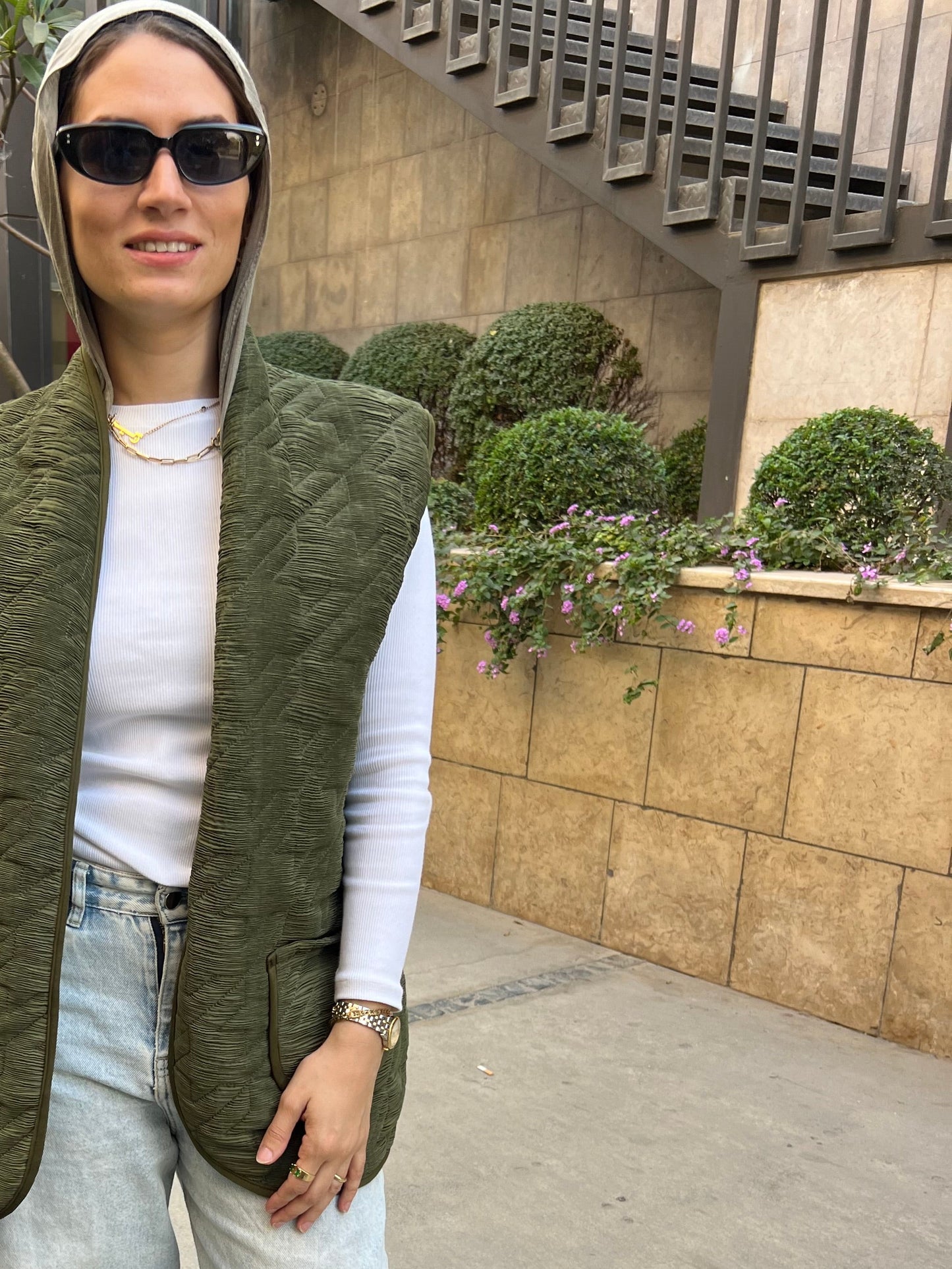 Puffed star in olive