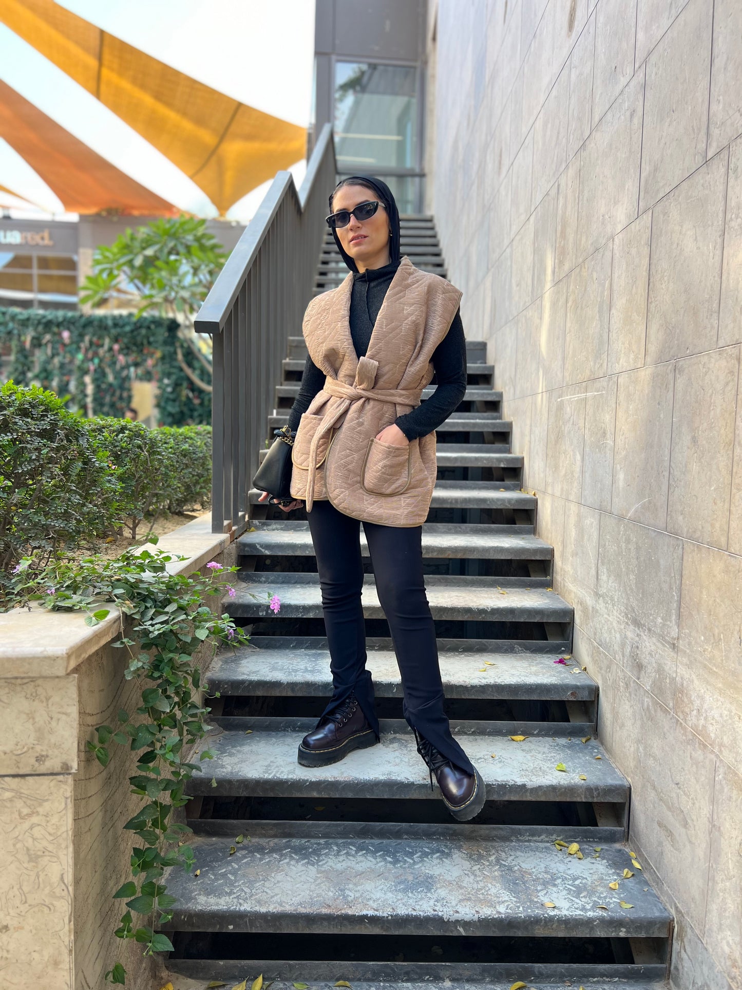 Puffed star in beige