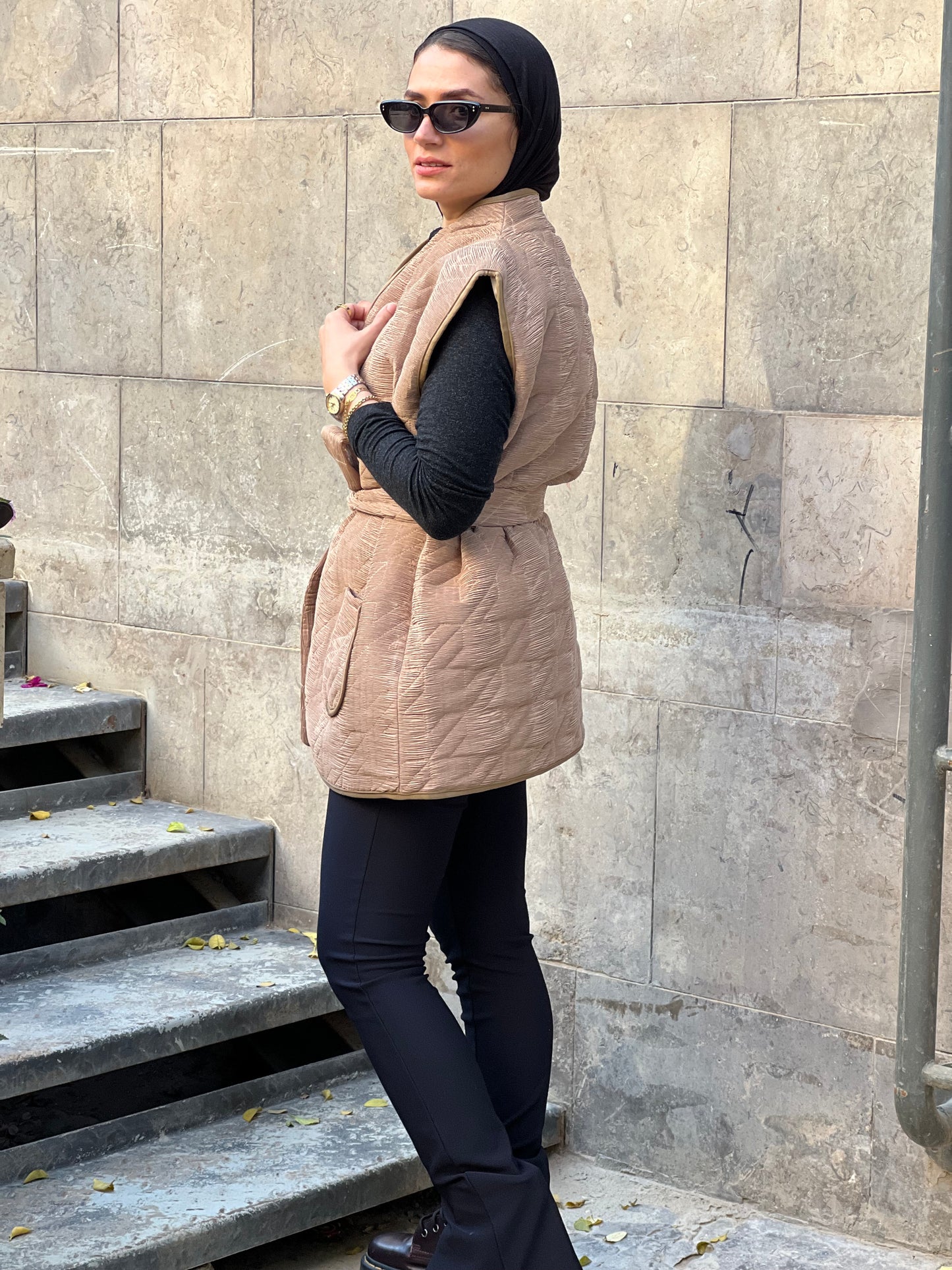 Puffed star in beige