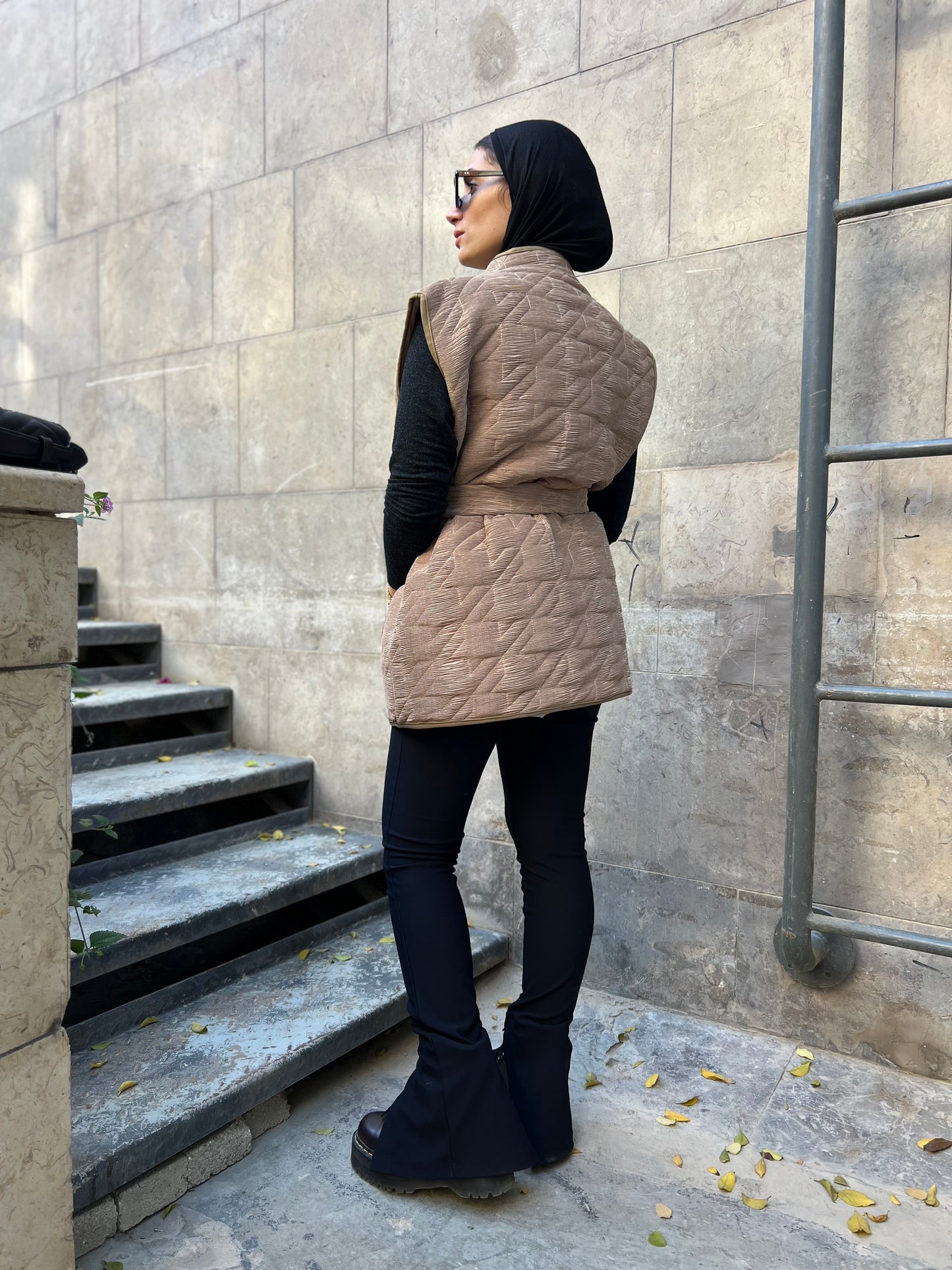 Puffed star in beige