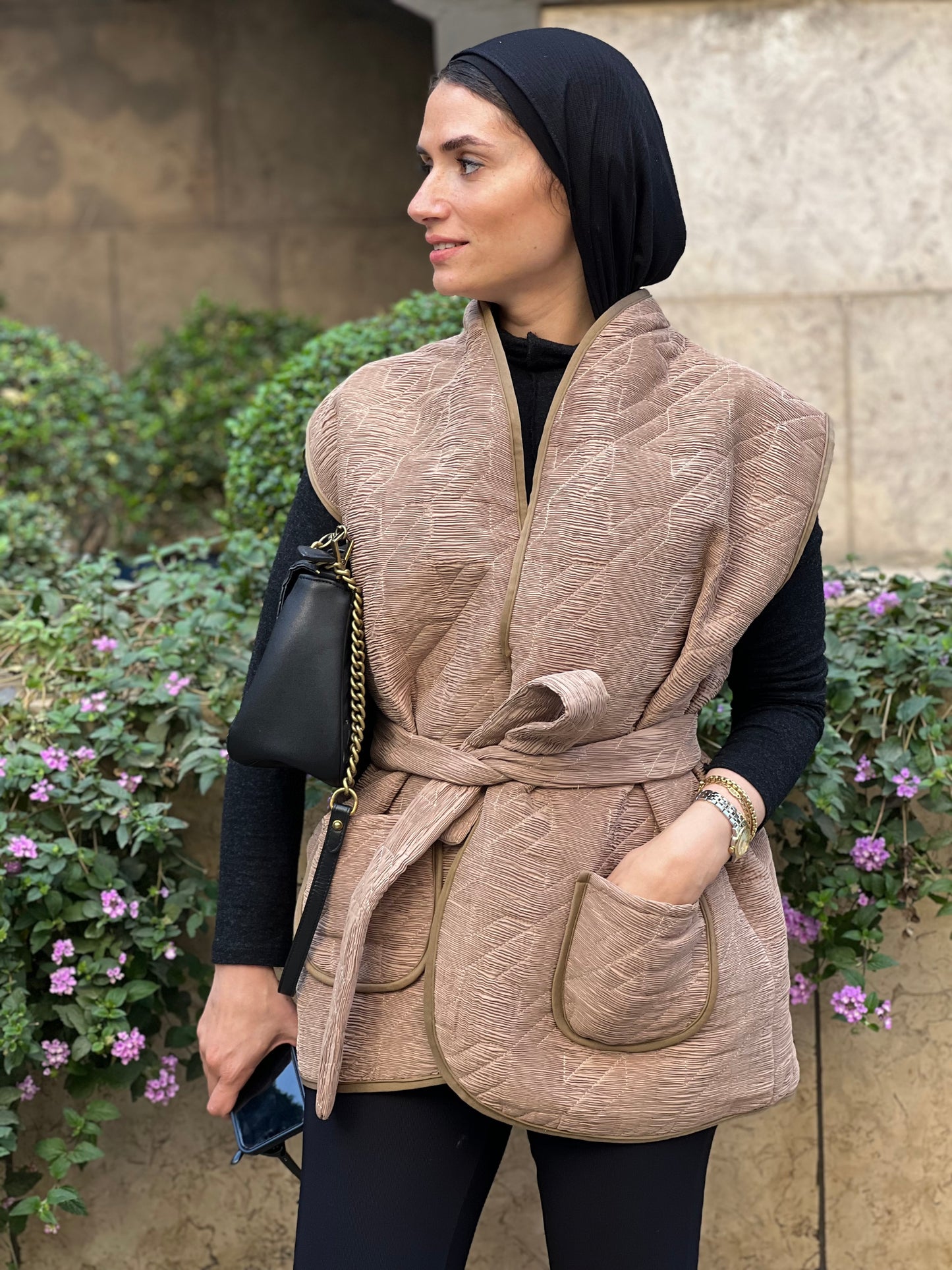 Puffed star in beige