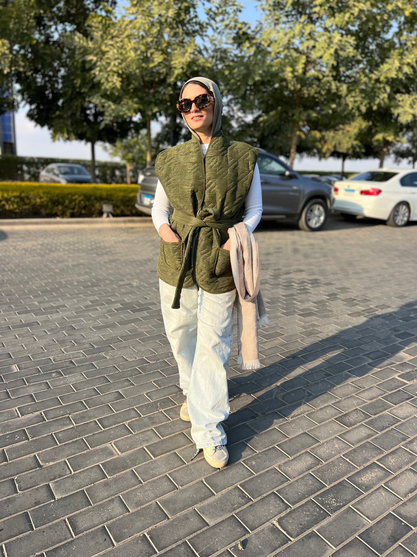 Puffed star in olive